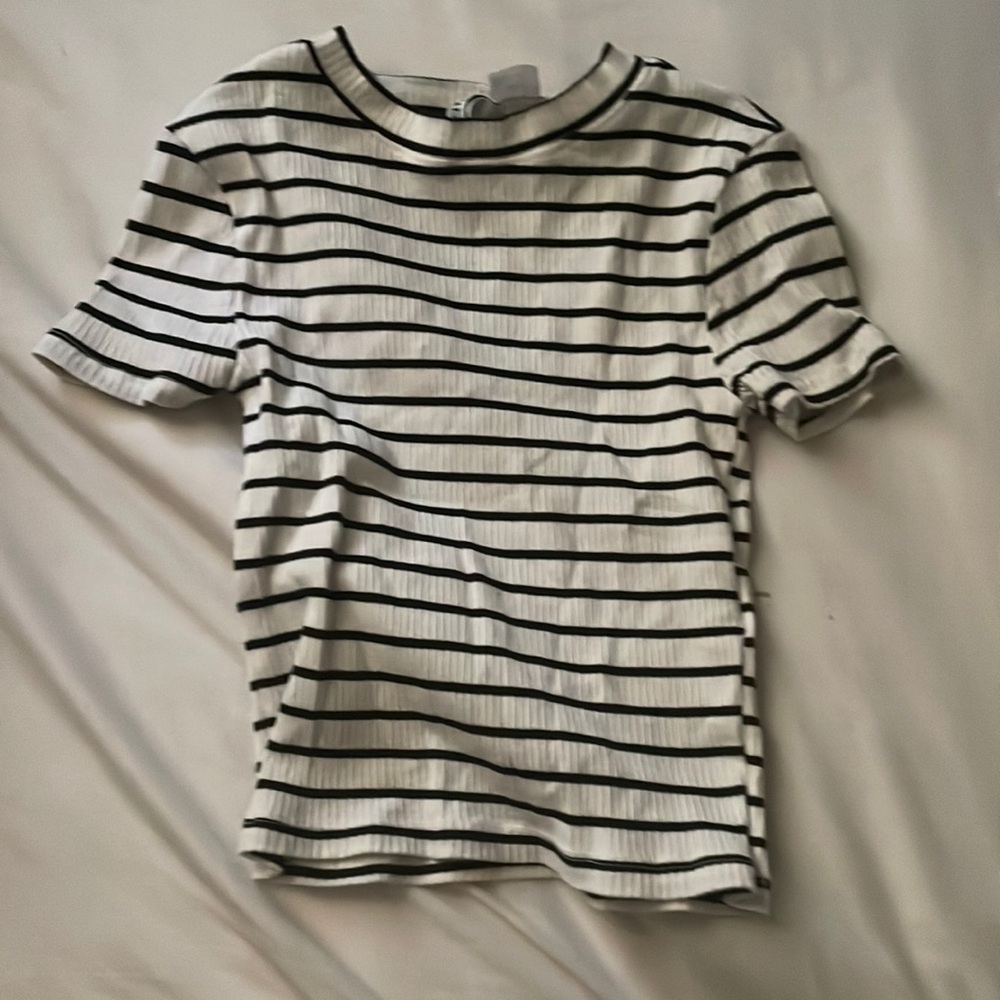 Divided xxs stretchy crop tee